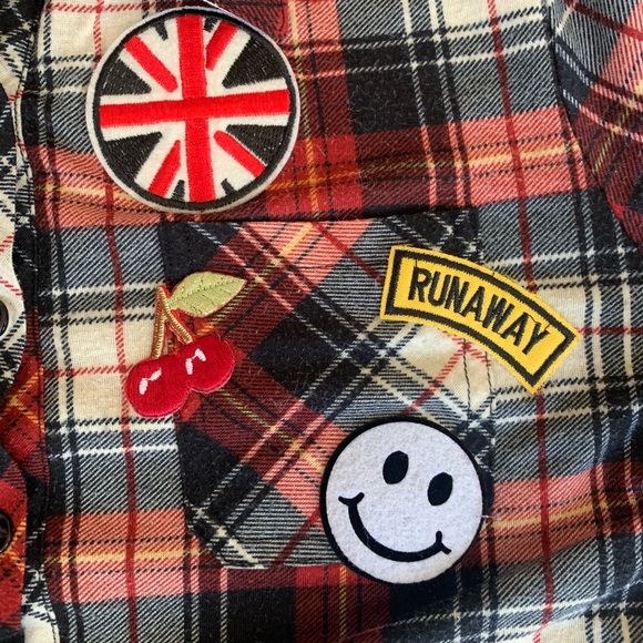 RNB top with patches - Picture 1 of 9